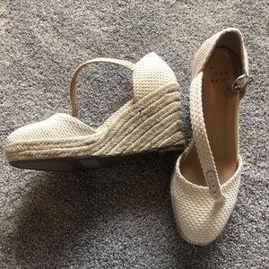A new day cream wedges